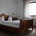 Kranebitterhof Inn